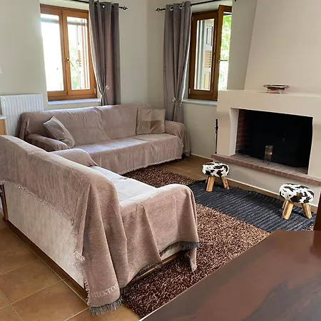 Karyatida アパート